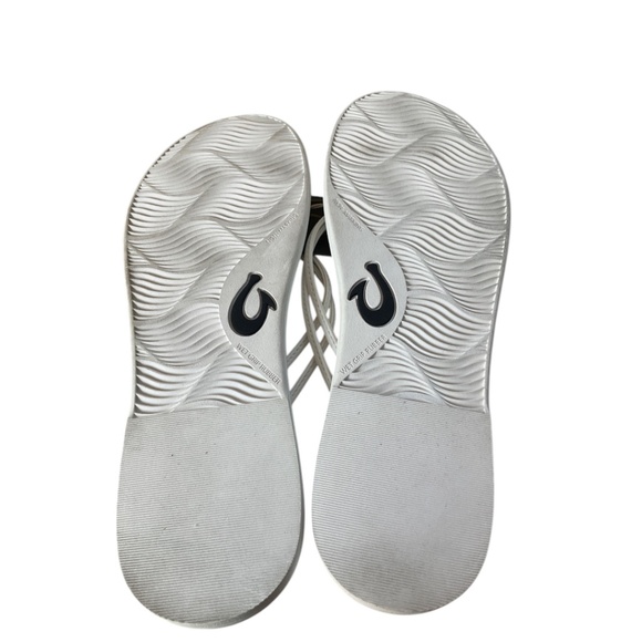 OluKai Women's 'Aka Beach Sandals white size 11 - Picture 7 of 8